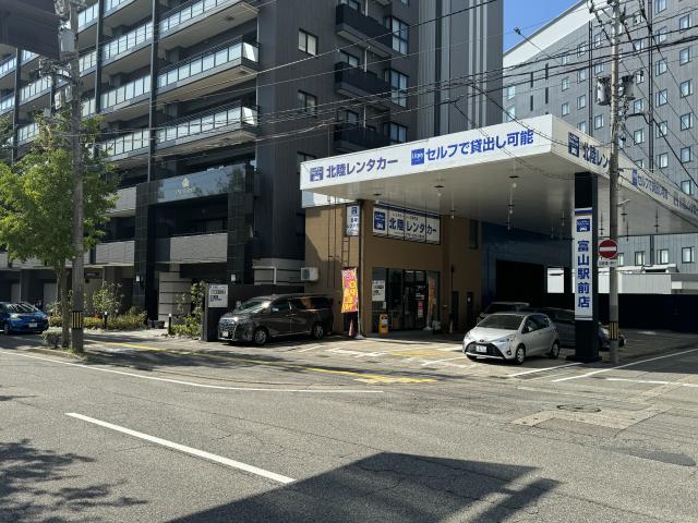 100円レンタカー 富山駅前店の画像1