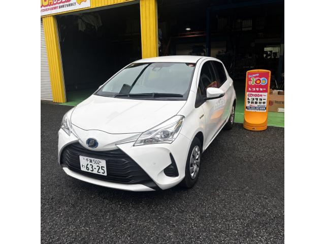 トヨタ ヴィッツ ハイブリッドF車両画像